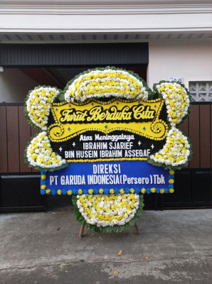 Papan Bunga Duka di Ujung Pandang